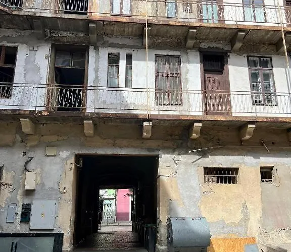 Ghetto - Gozsdu Court La Fontaine Budapest