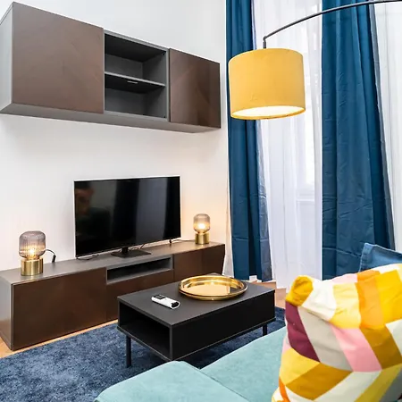 Gozsdu Court La Fontaine Apartment Budapest